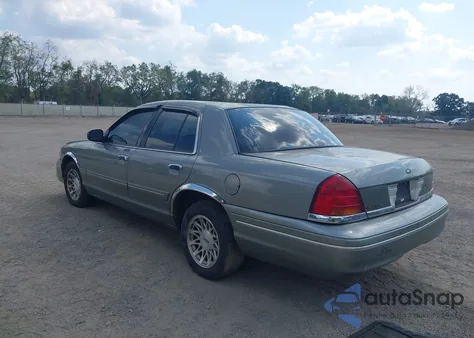 2000 Ford Crown Victoria z USA, uszkodzony, nr VIN 2FAFP73W3YX207399